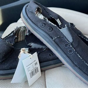 Size 11 Men’s Sanuk shoe, originally $60